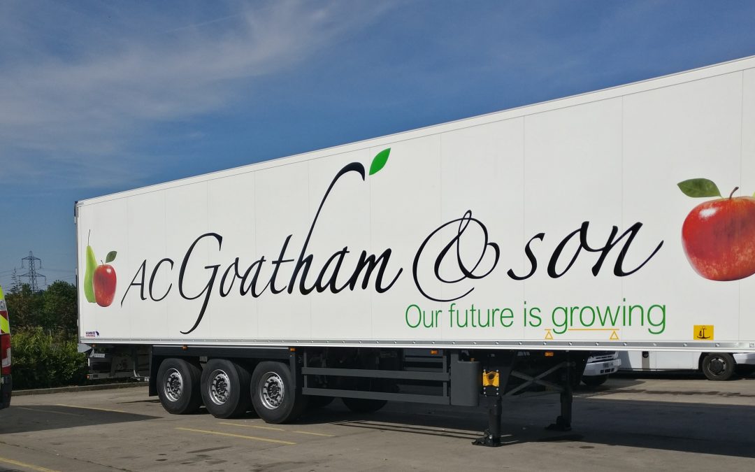 Lorry Trailer Signage gets underway in Kent !!